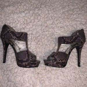 Snake skin multi color leather print heel